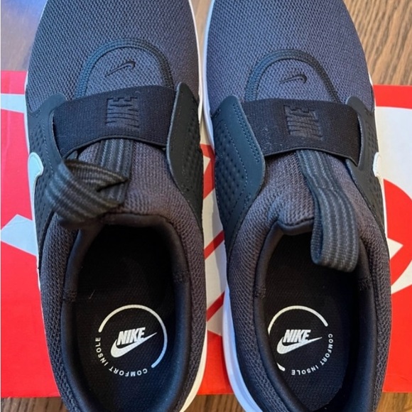 Men's Nike AD Comfort Slip On Sneaker
Size 8.5 New - Picture 8 of 10